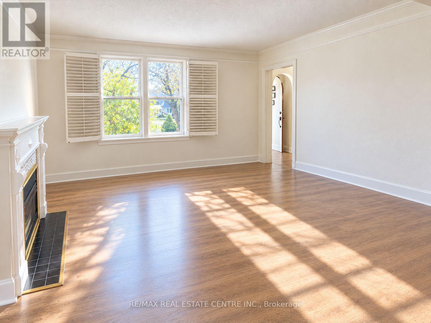 70 JACKSON AVENUE - 5