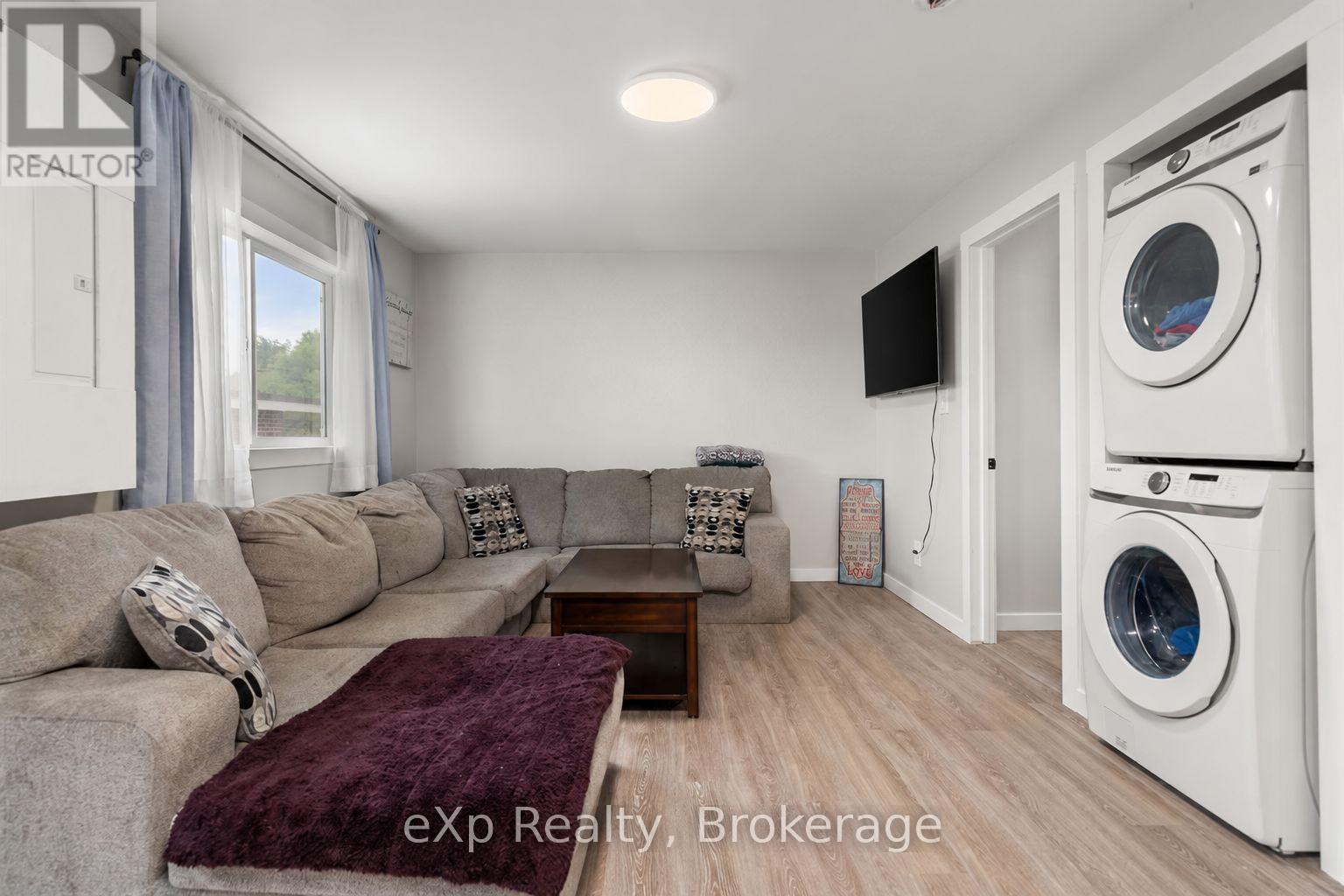 UNIT A - 89 COLLEGE STREET E, Belleville — photo 2