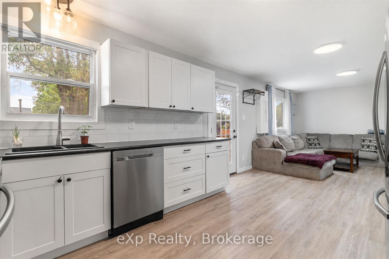 UNIT A - 89 COLLEGE STREET E, Belleville — photo 3