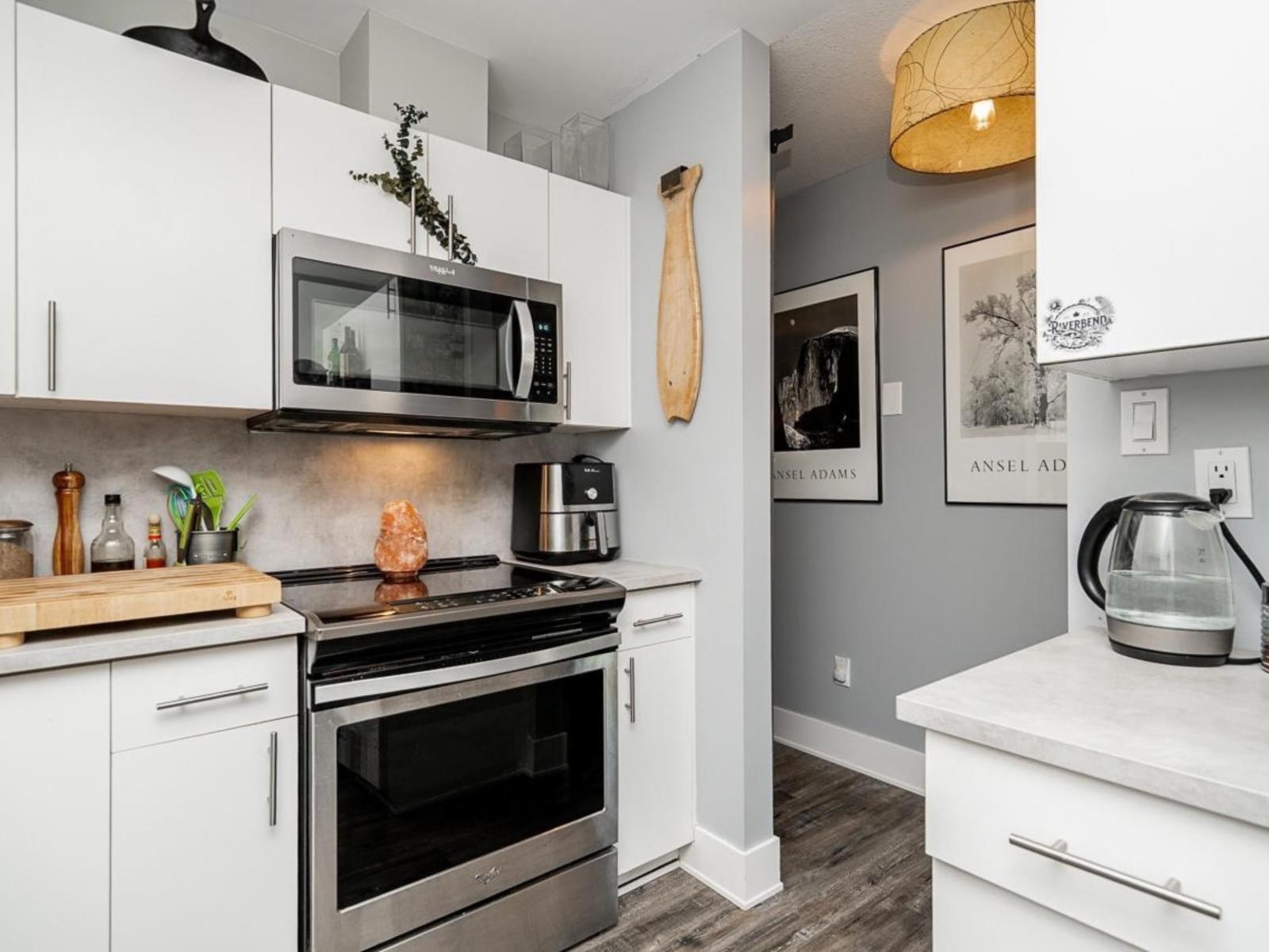 104 15991 THRIFT AVENUE, White Rock - Image 1