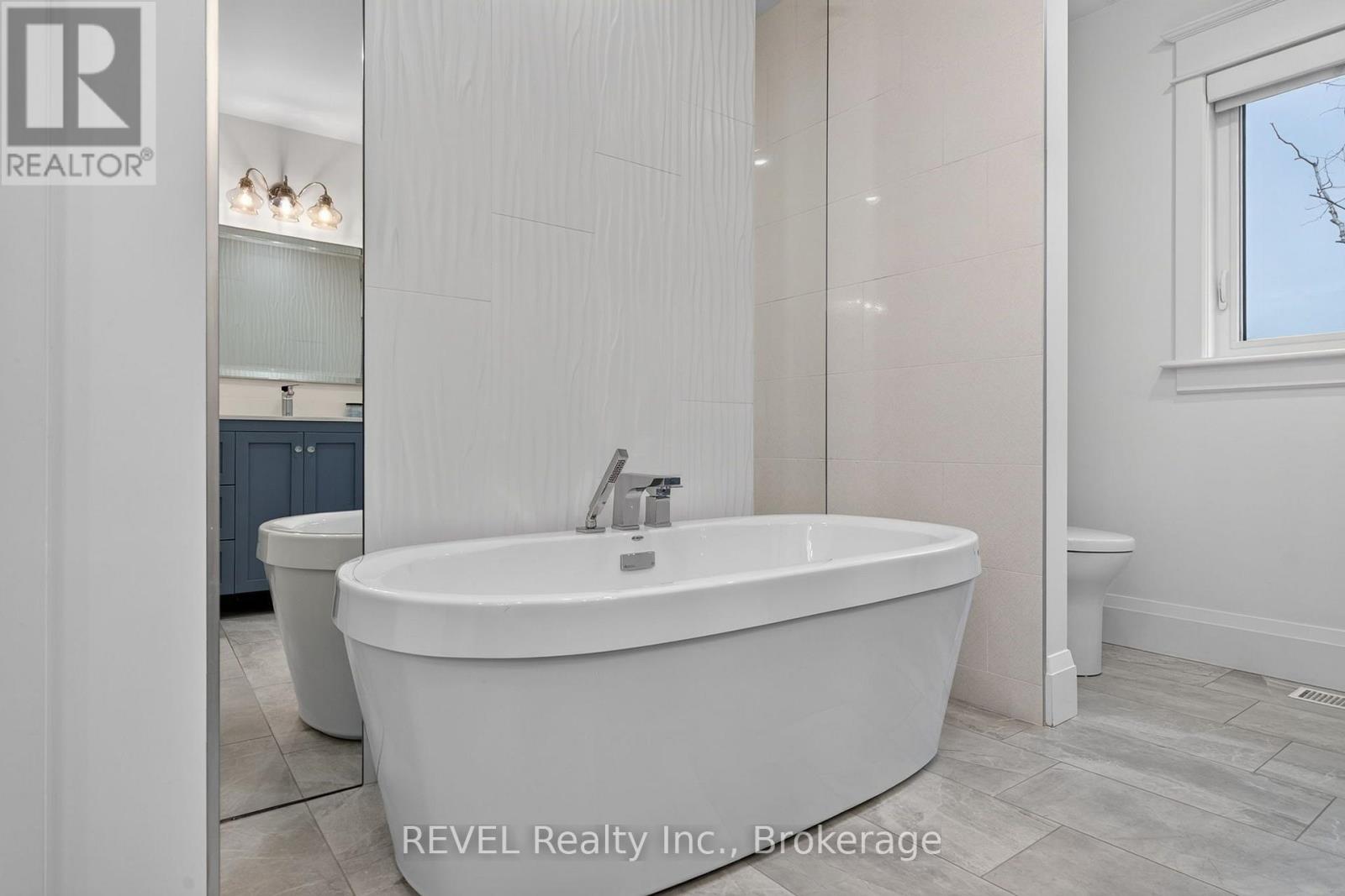 106 DALHOUSIE AVENUE - 32