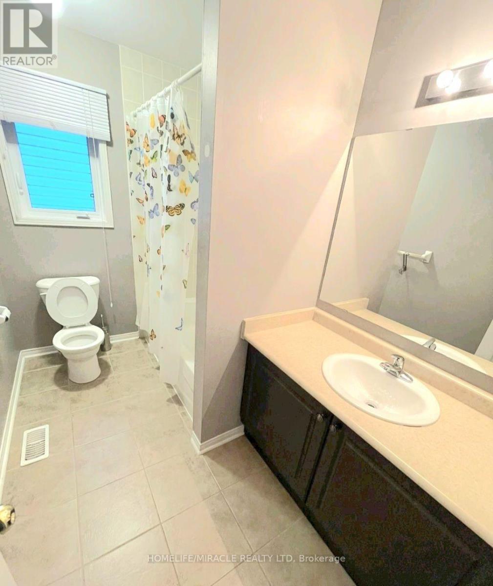 857 Taggart Crescent, Oshawa, ON photo 6