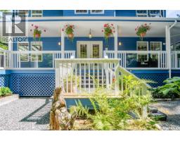 Ensuite - 1212 Lynn Rd, Tofino, BC V0R2Z0 Photo 7