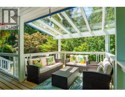 Ensuite - 1212 Lynn Rd, Tofino, BC V0R2Z0 Photo 13