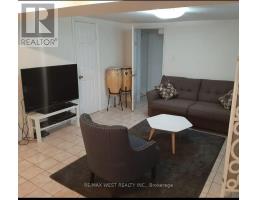 B2 - 34 Penhurst Avenue, Toronto, ON M8Y3A9 Photo 6