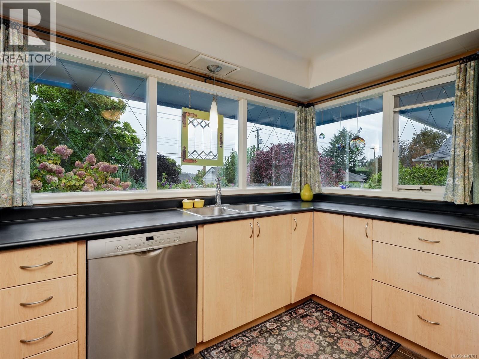 2064 Lansdowne Rd - 10