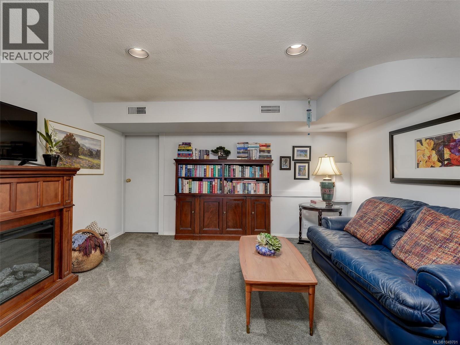 2064 Lansdowne Rd - 18