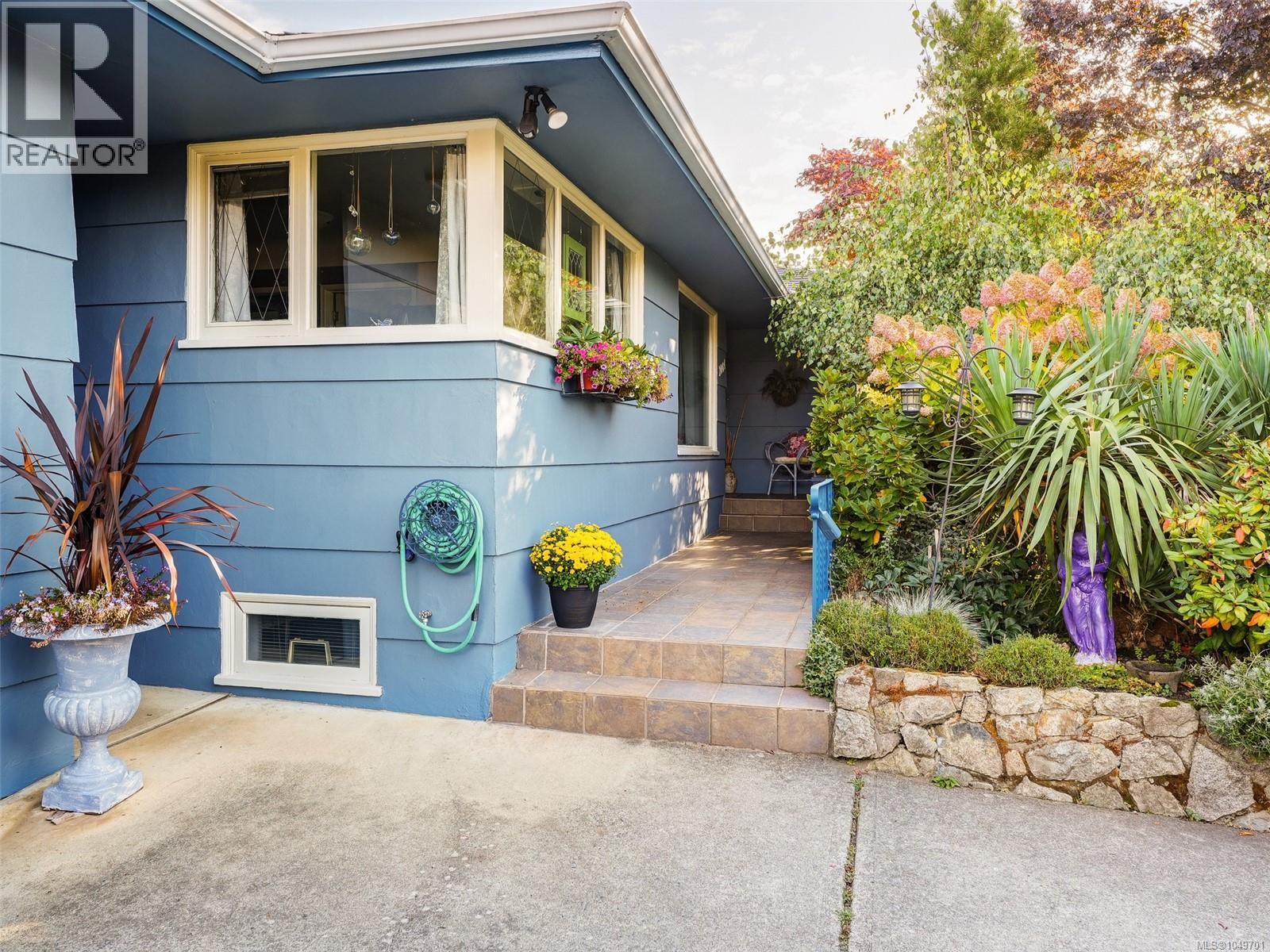 2064 Lansdowne Rd - 3