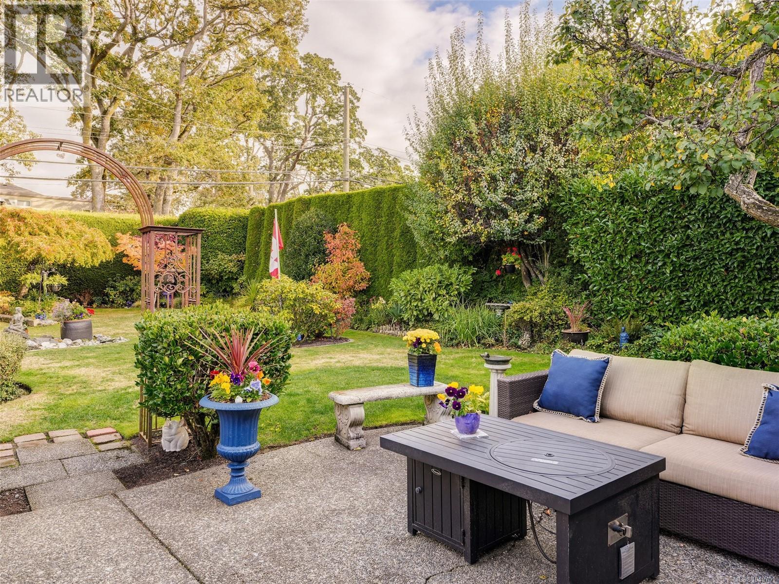 2064 Lansdowne Rd - 36