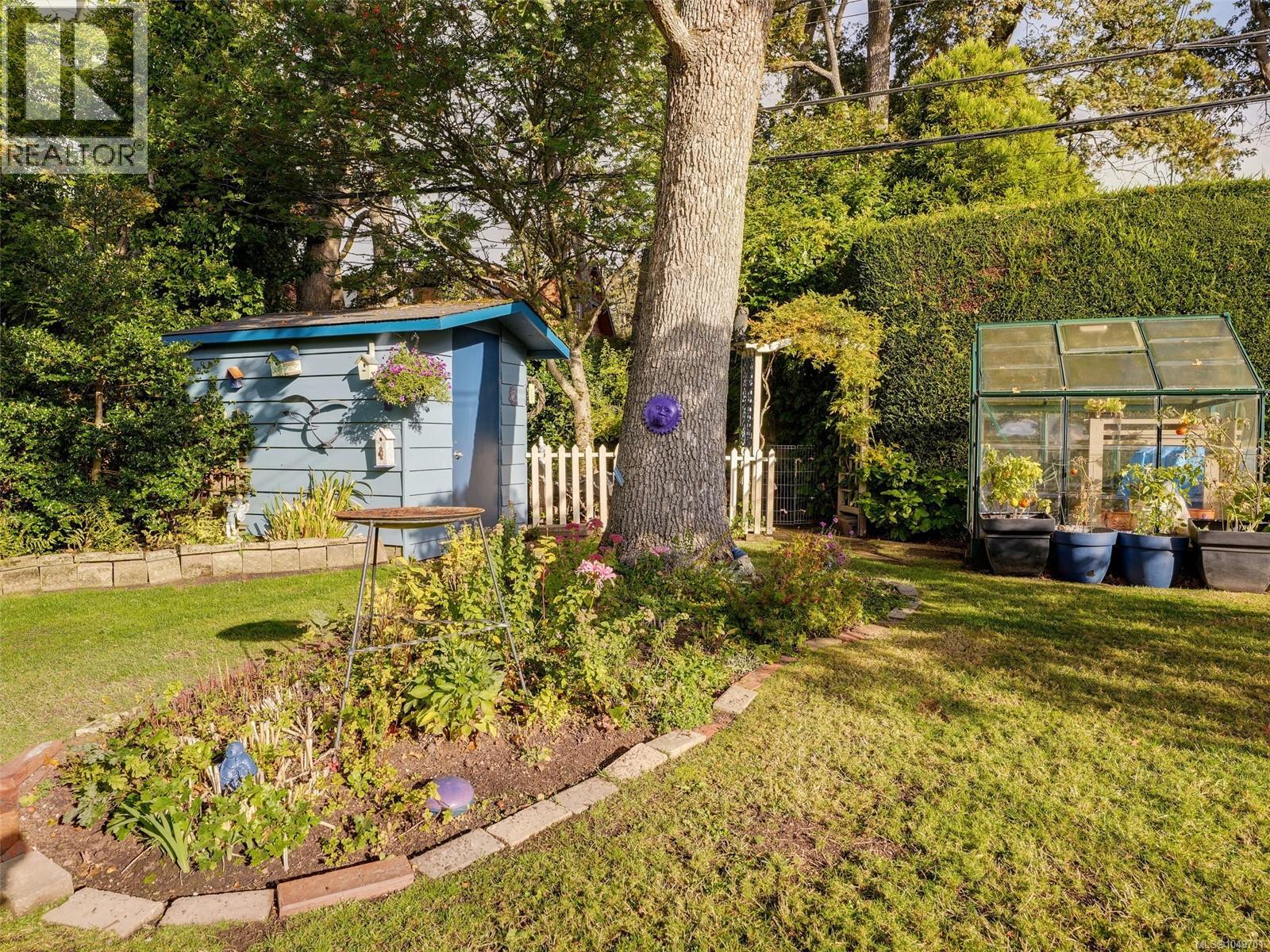 2064 Lansdowne Rd - 53