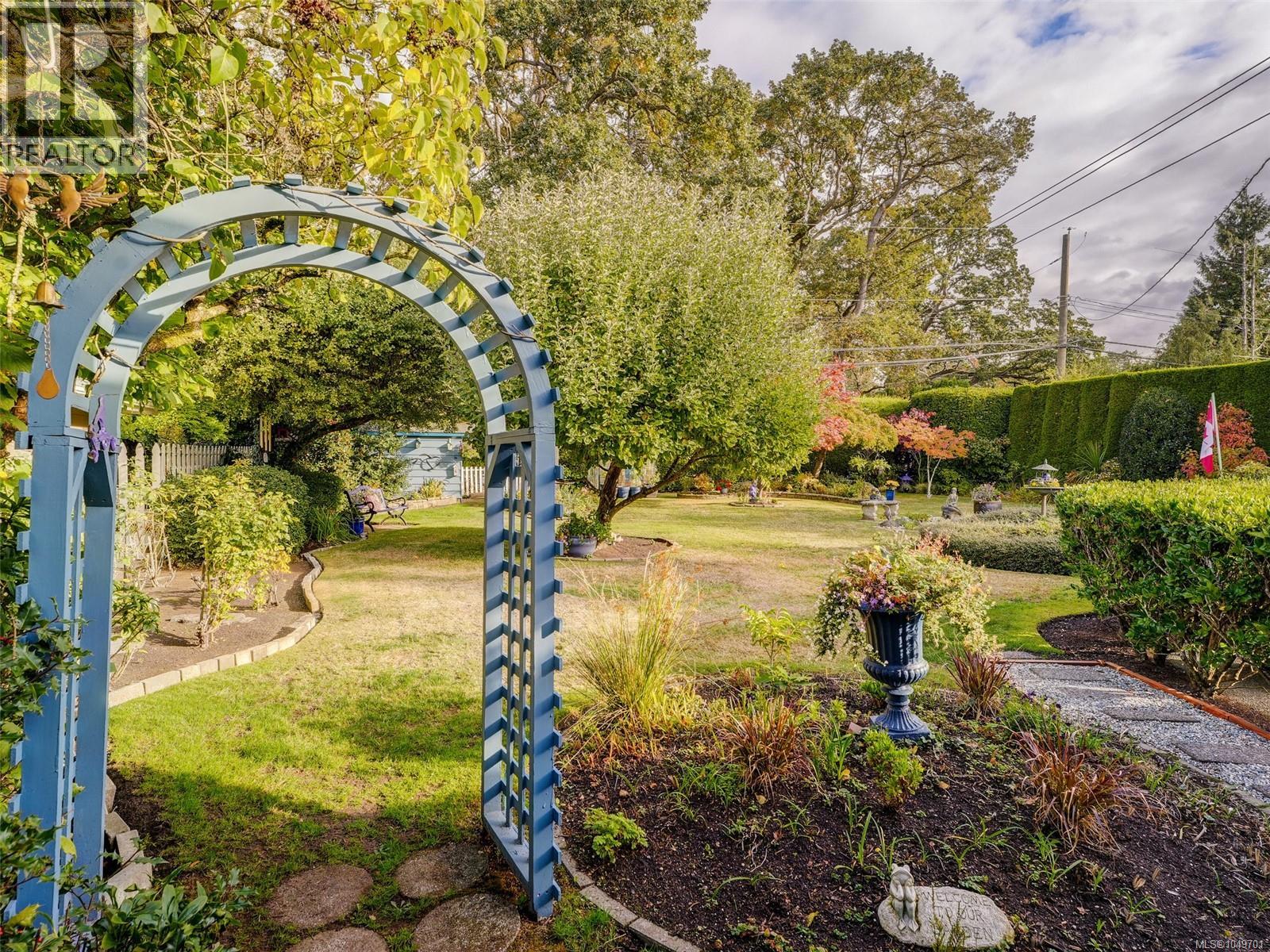 2064 Lansdowne Rd - 56