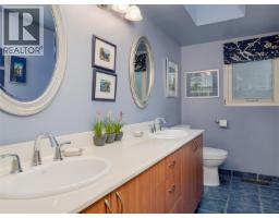Bathroom - 2064 Lansdowne Rd, Oak Bay, BC V8P1B3 Photo 14