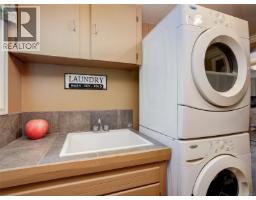 2064 Lansdowne Rd, Oak Bay, BC V8P1B3 Photo 27