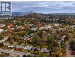 2064 Lansdowne Rd, Oak Bay, BC V8P1B3 Photo 42