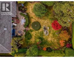 2064 Lansdowne Rd, Oak Bay, BC V8P1B3 Photo 45
