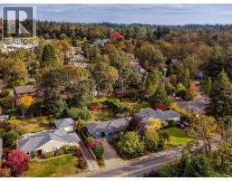 2064 Lansdowne Rd, Oak Bay, BC V8P1B3 Photo 47