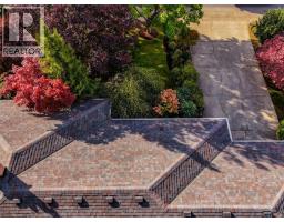 2064 Lansdowne Rd, Oak Bay, BC V8P1B3 Photo 48