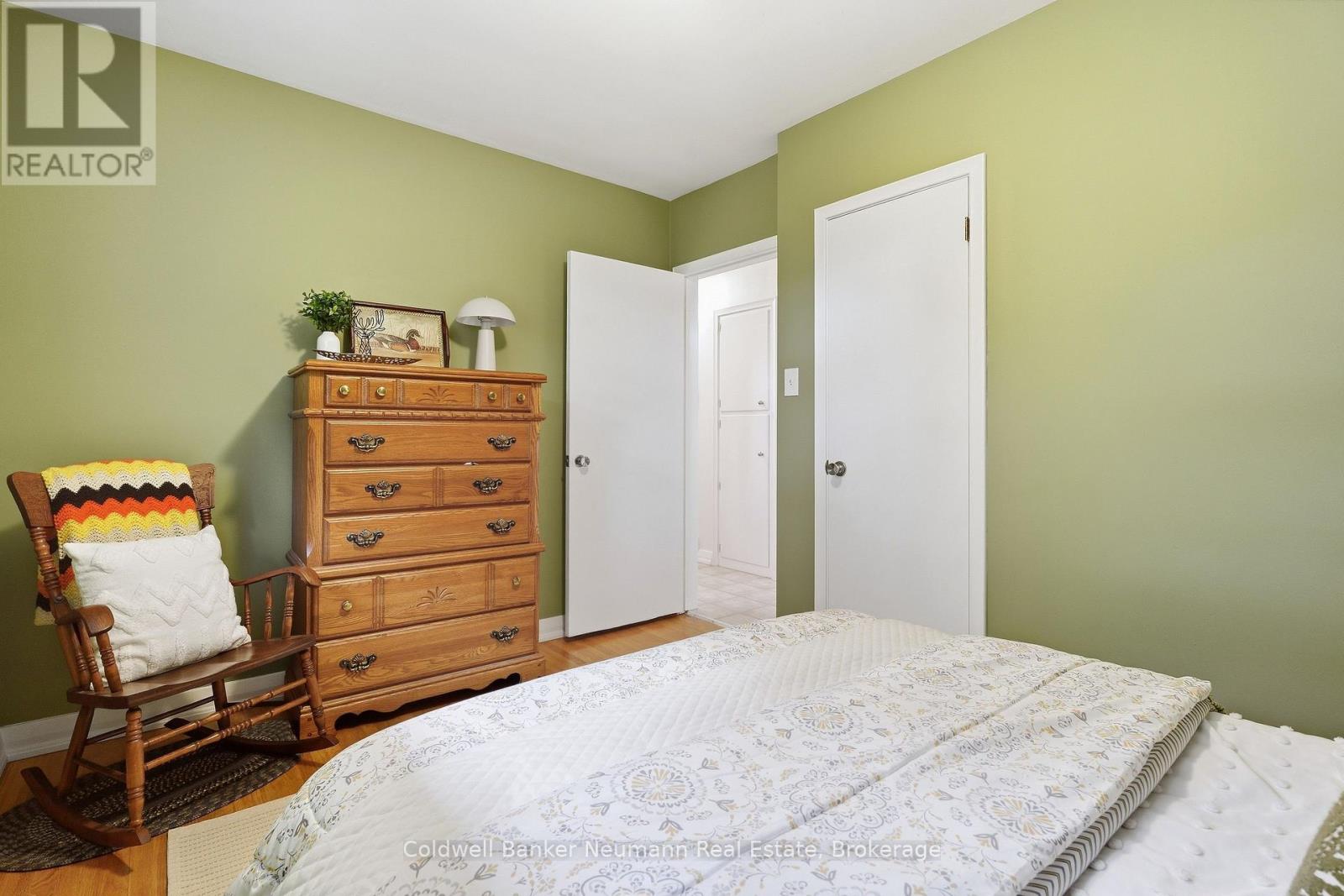 82 KNIGHTSWOOD BOULEVARD - 15