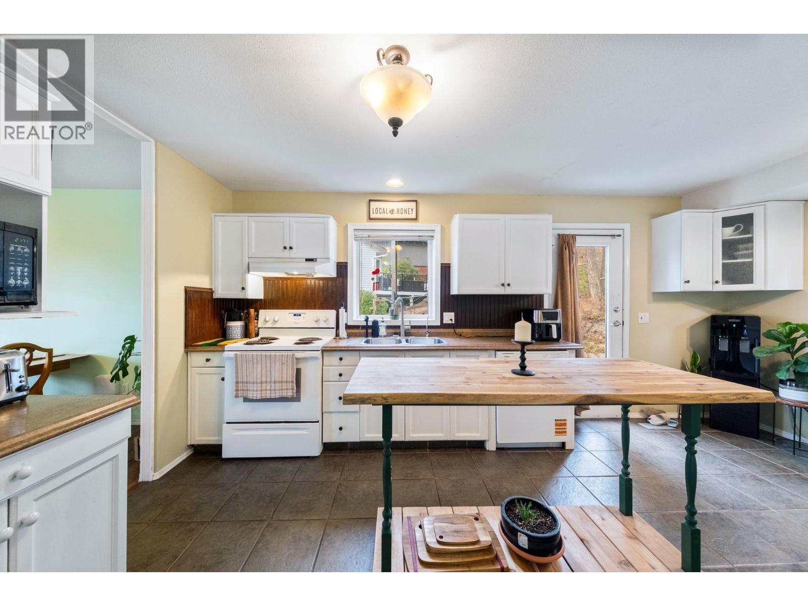 2466 Alexandria Way - 16