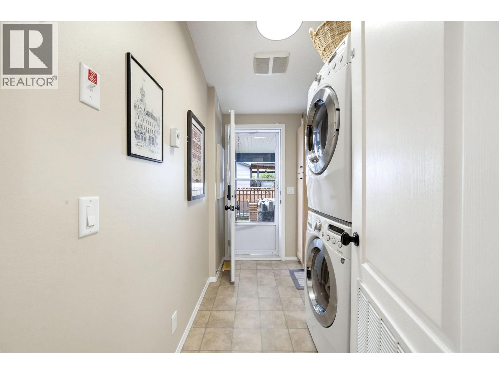 7241 46 Street NE - 31