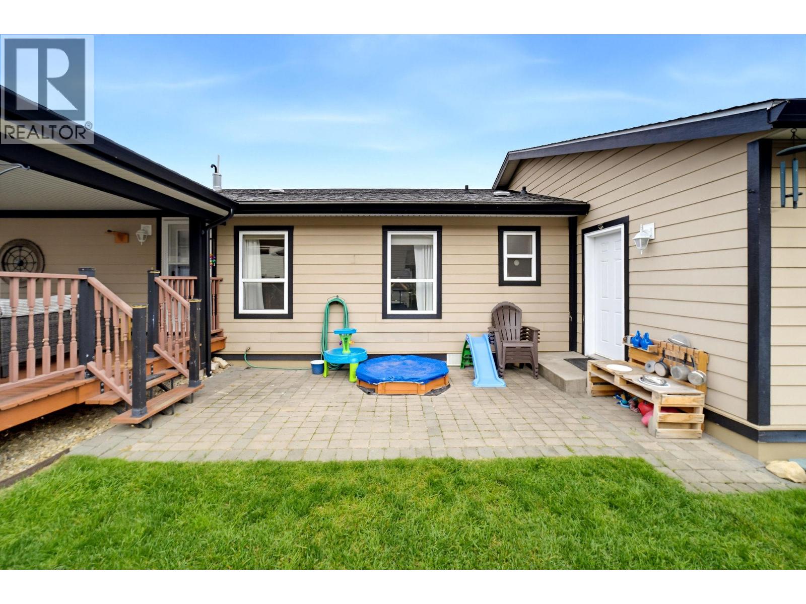 7241 46 Street NE - 47