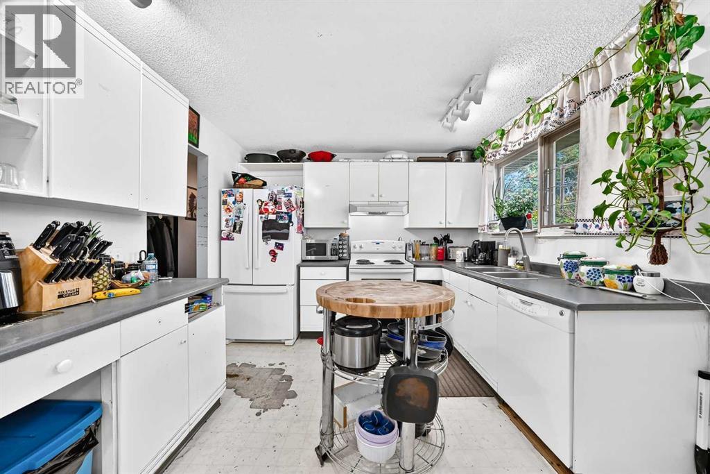360 Rundlefield Road NE - 3