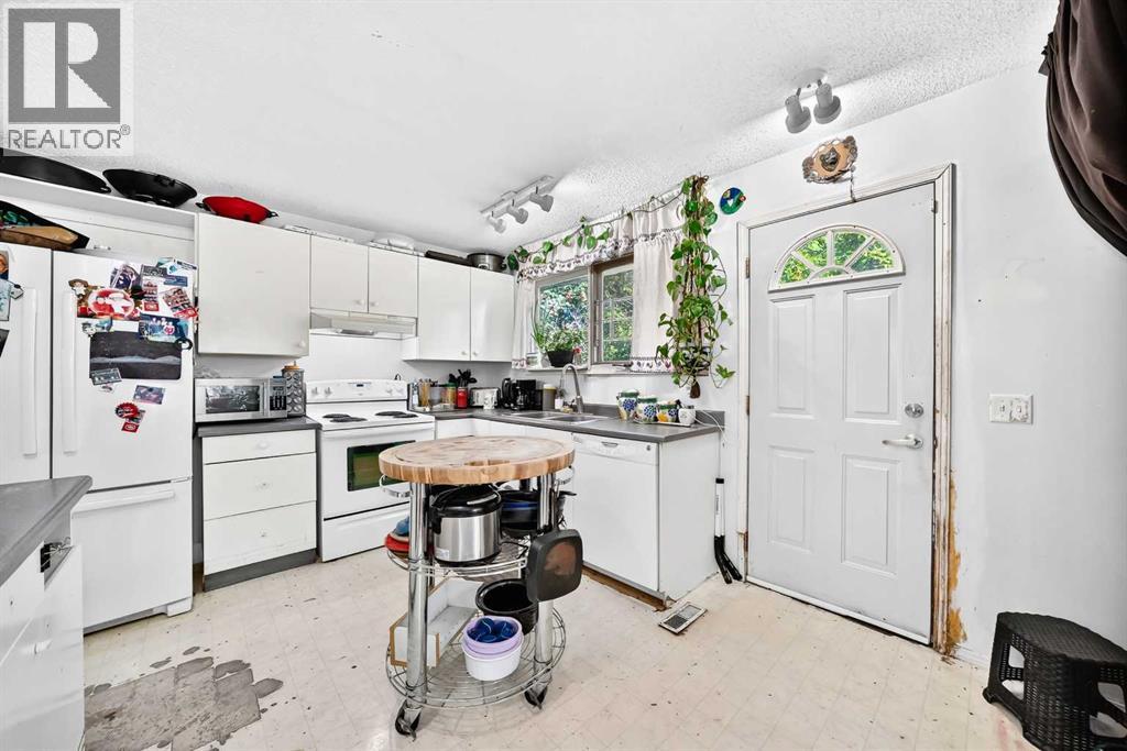 360 Rundlefield Road NE - 4