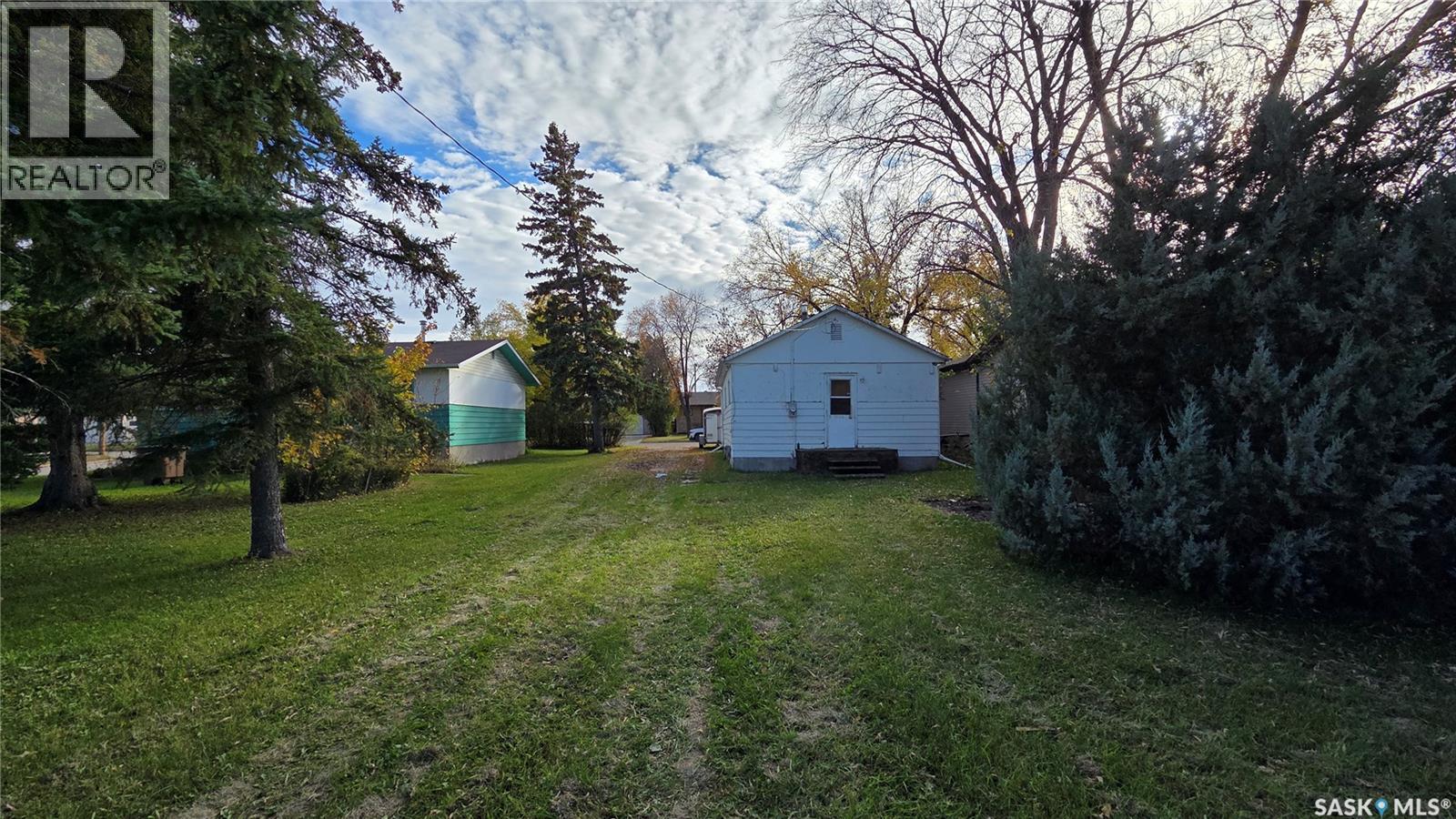 817 98th AVENUE, Tisdale — photo 2