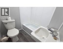 4pc Bathroom - 817 98th Avenue, Tisdale, SK S0E1T0 Photo 6