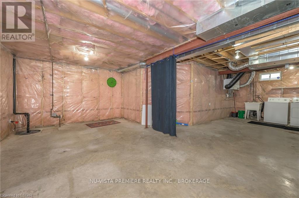 602 SPRUCEWOOD DRIVE - 32
