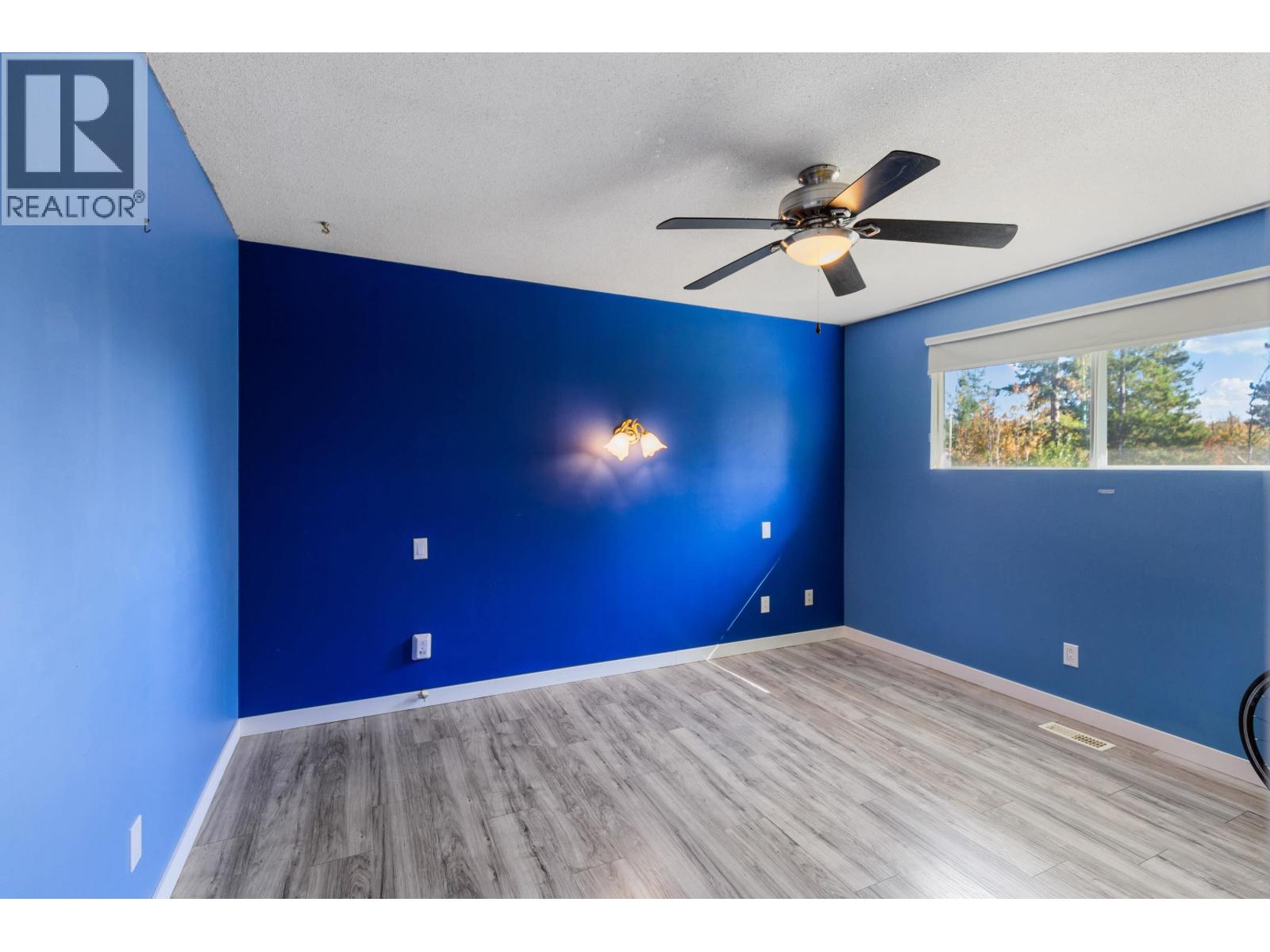 149 LOFTING PLACE - 11