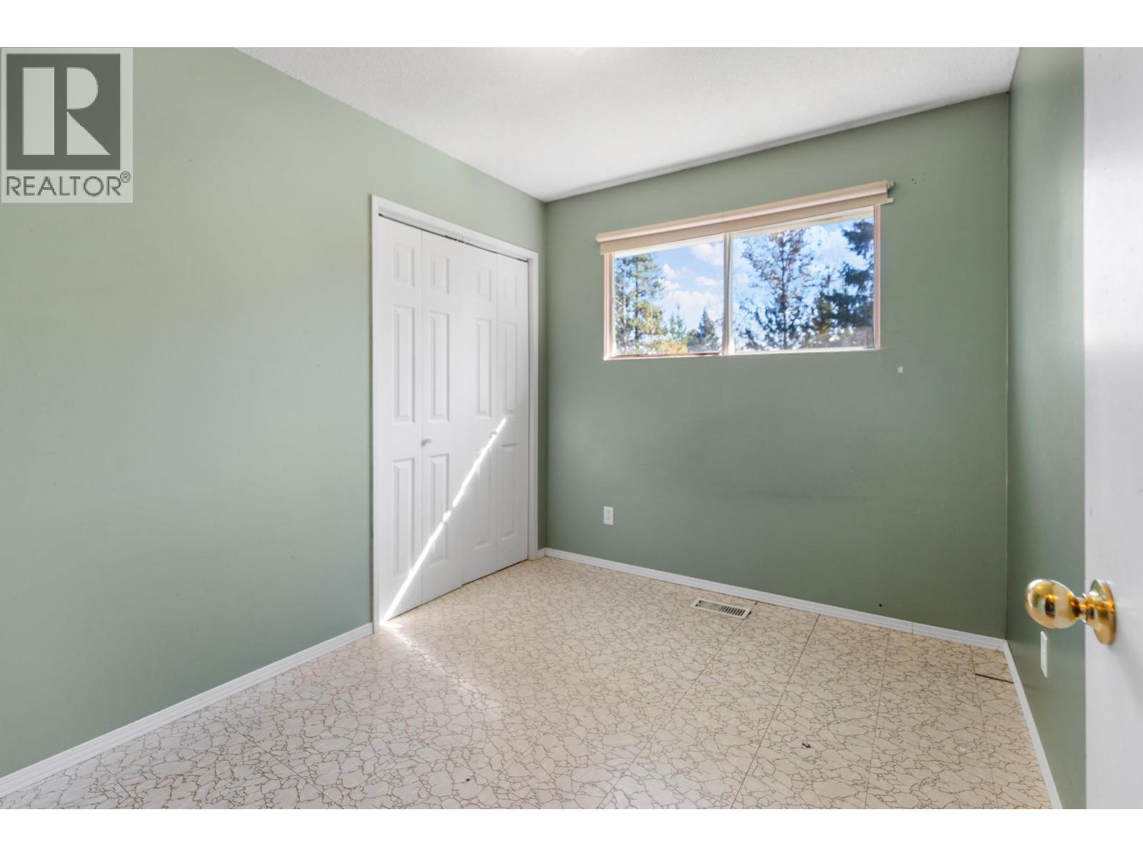 Photo 15 of 37 — 149 LOFTING PLACE · Prince George, BC