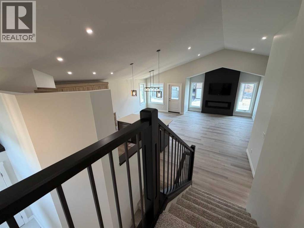 25 Thatcher Avenue - 29
