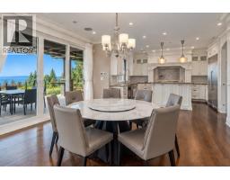 2638 Queens Avenue, West Vancouver, BC V7V2Z1 Photo 14