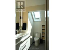 2 - 41 Spruce Street, Toronto, ON M5A2H8 Photo 8