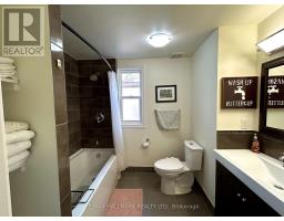 Upper - 18 Pape Avenue, Toronto, ON M4M2V6 Photo 13