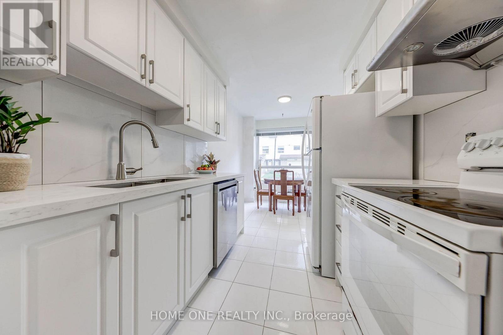 #39 44 CHESTER LE BOULEVARD - 23
