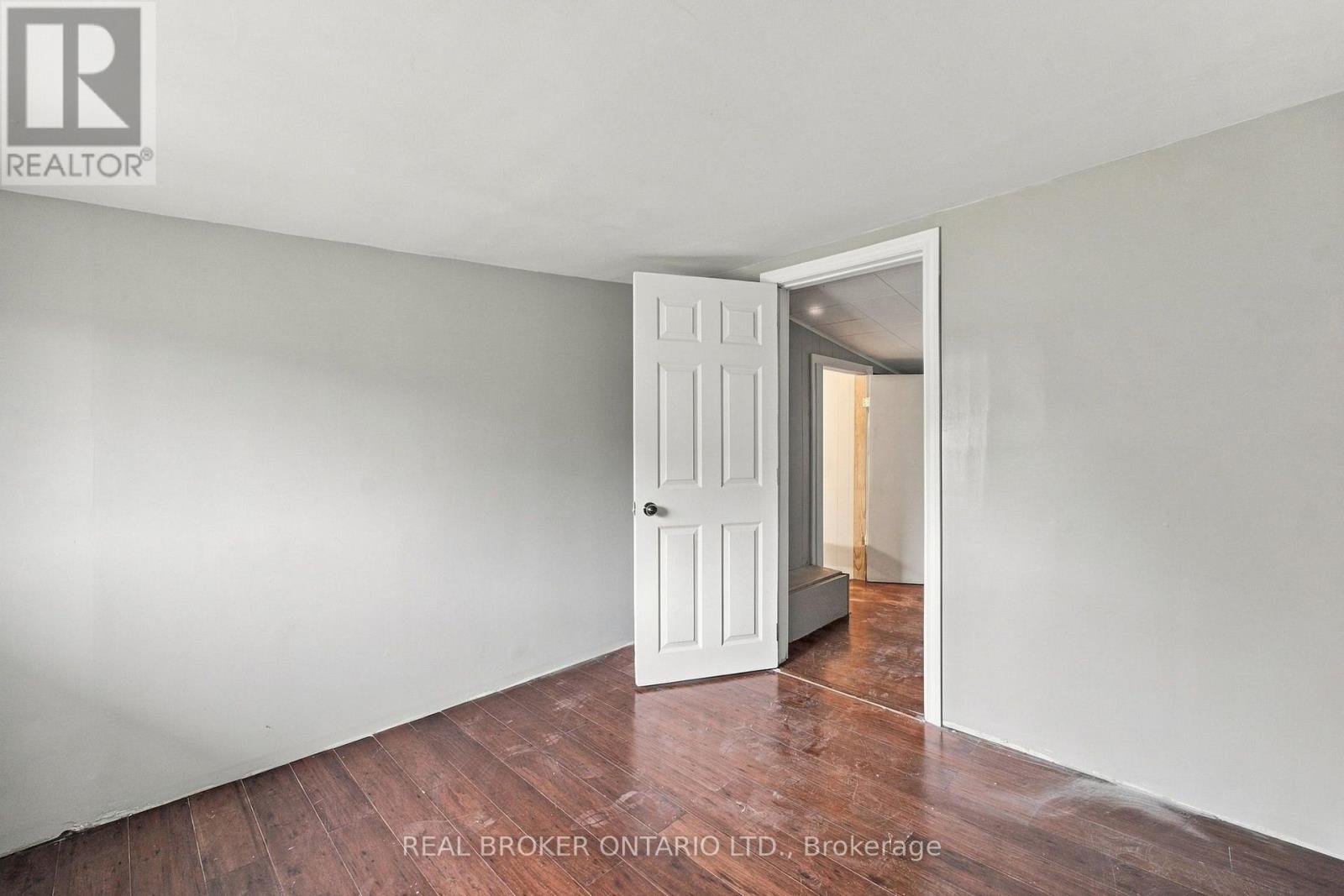 77937 LONDON ROAD - 23
