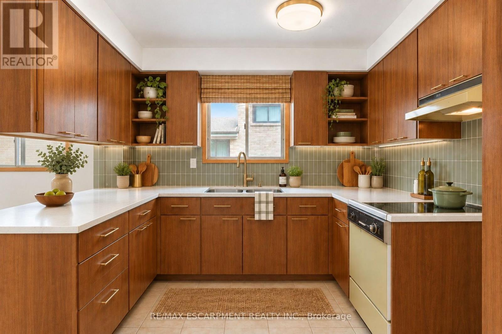 Photo of 7566 NETHERWOOD ROAD