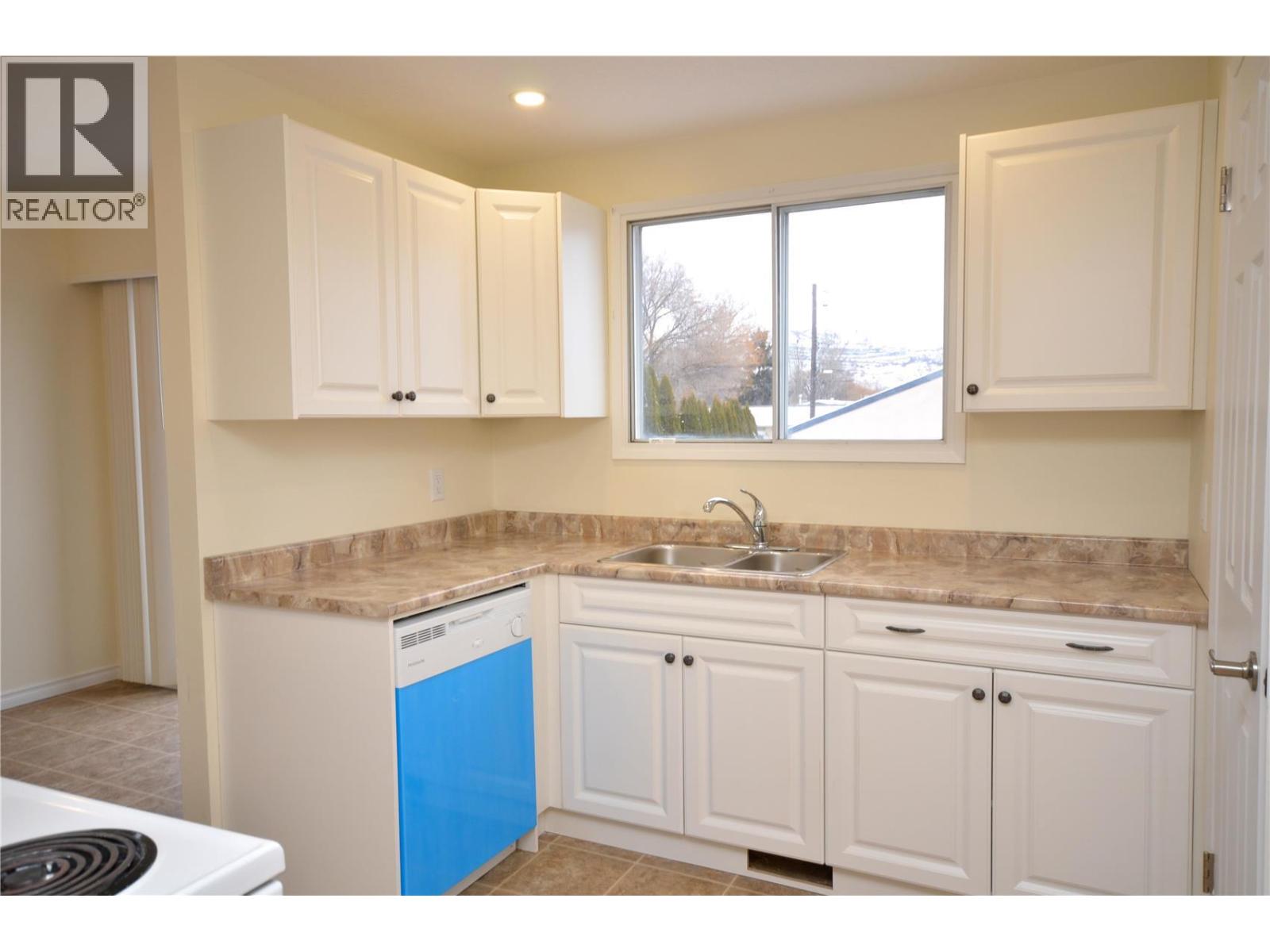 4501B 15 Avenue - 10