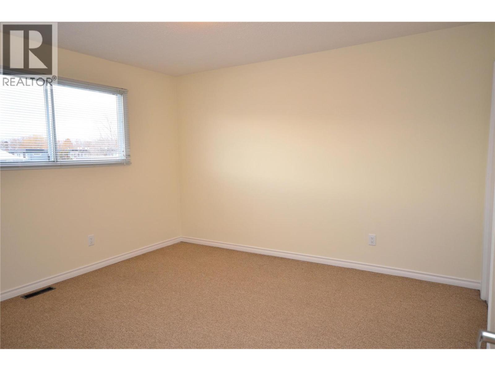 4501B 15 Avenue - 20