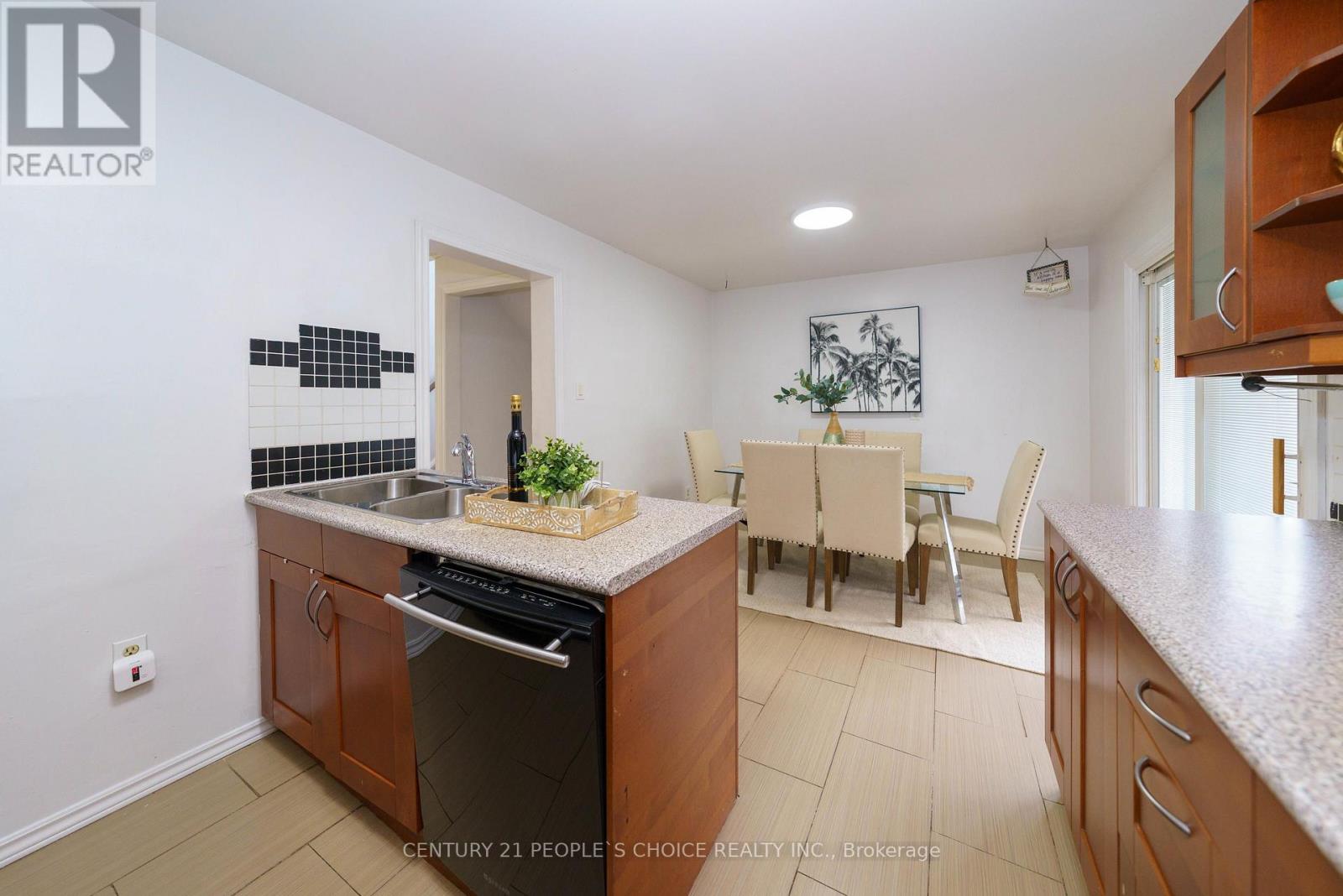 172 HOLLYBERRY TRAIL - 12