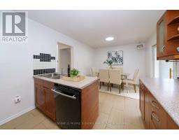 172 Hollyberry Trail, Toronto, ON M2H2P4 Photo 12