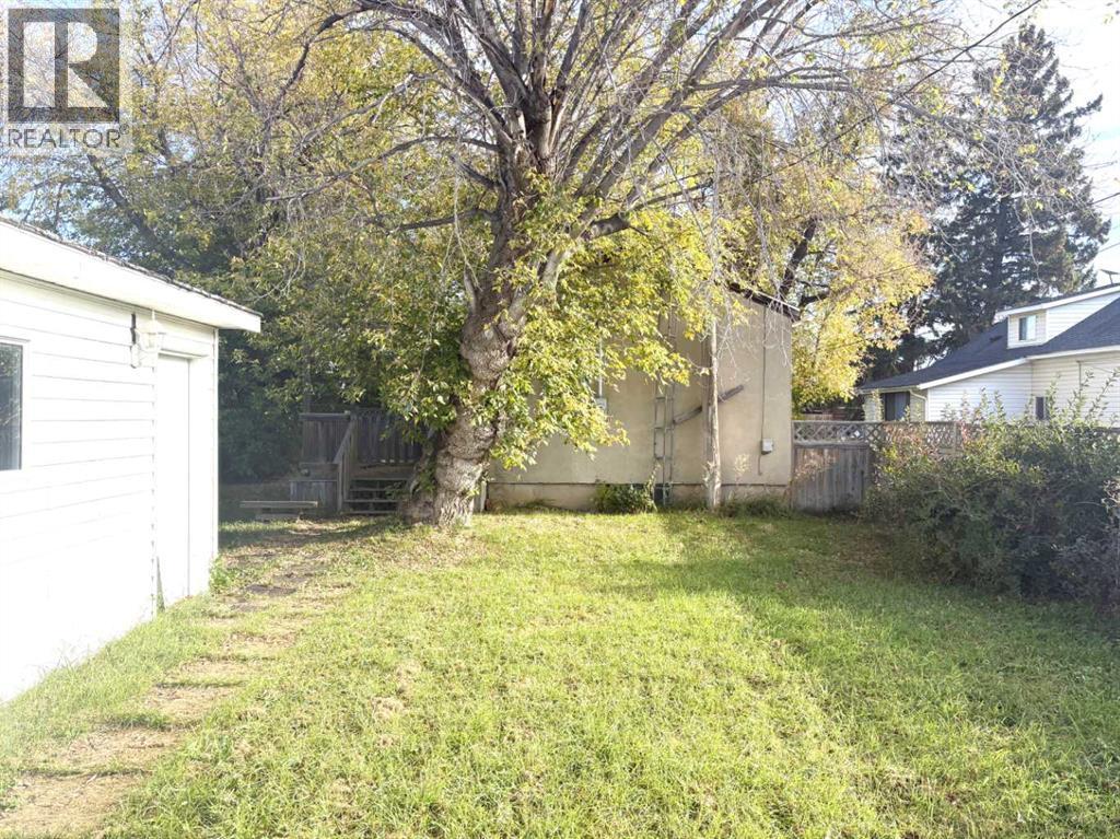 4906 49 Avenue - 4