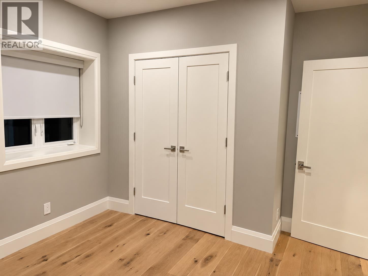Photo 9 of 15
