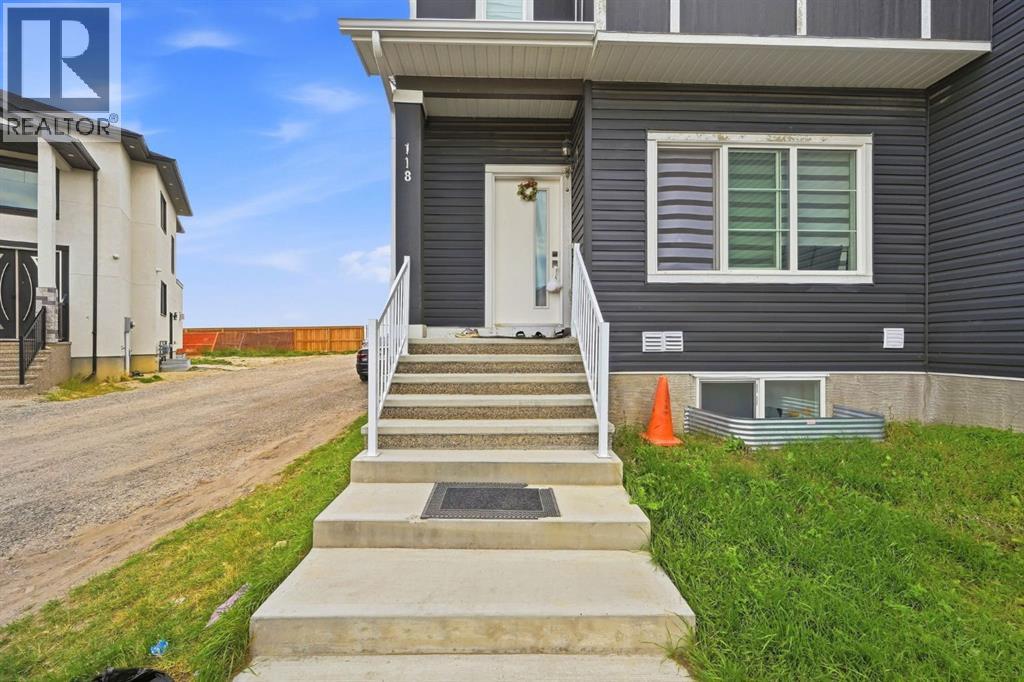 118 Saddlelake Manor NE - 4