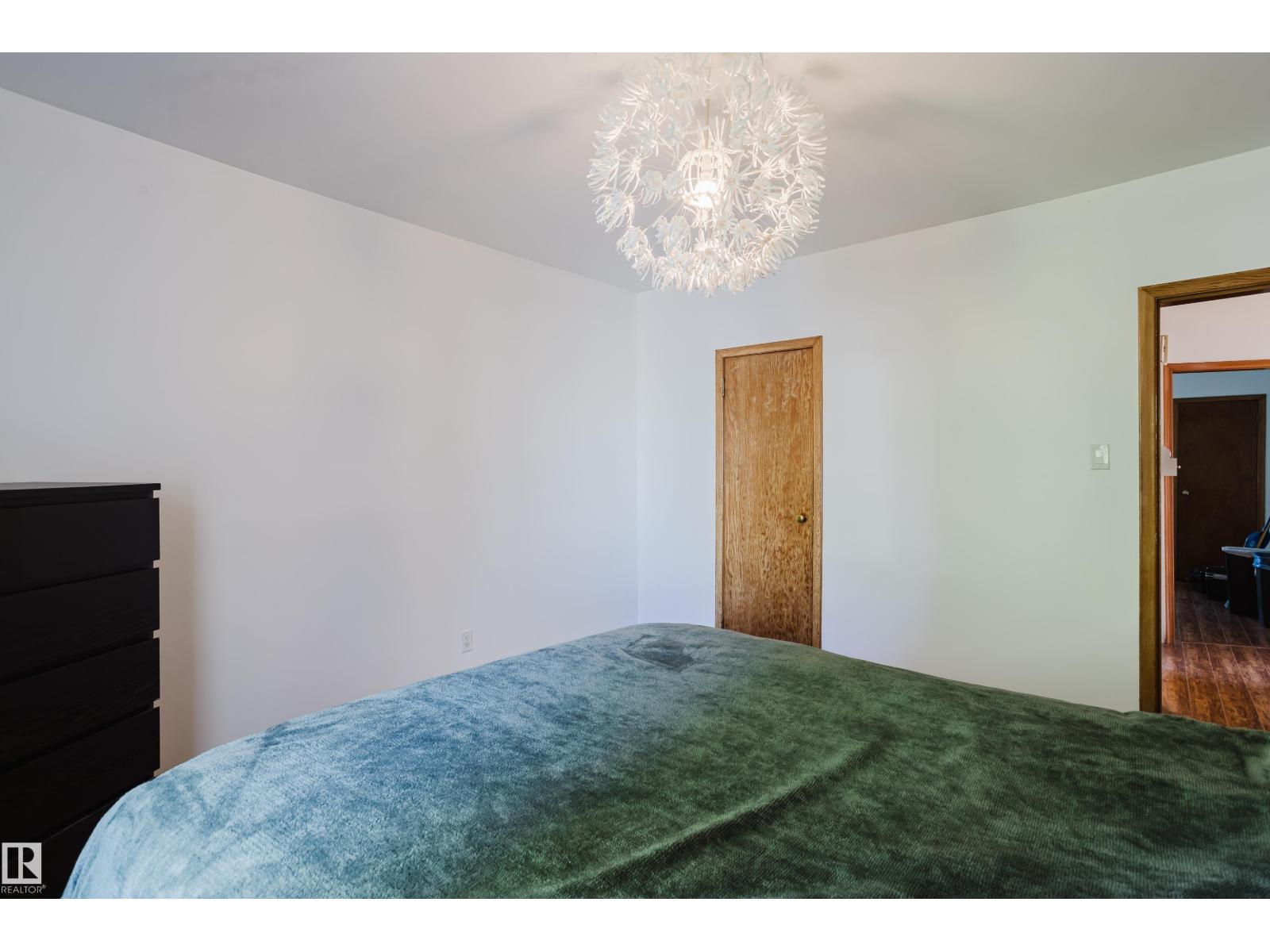 12831 126 ST NW - 18