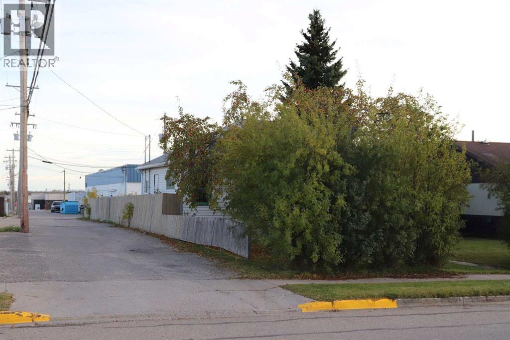 5015 6 Avenue - 5