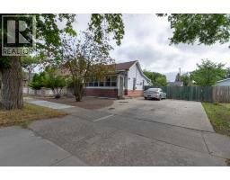 329 12 Street N - photo 4