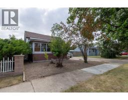 329 12 Street N - photo 2